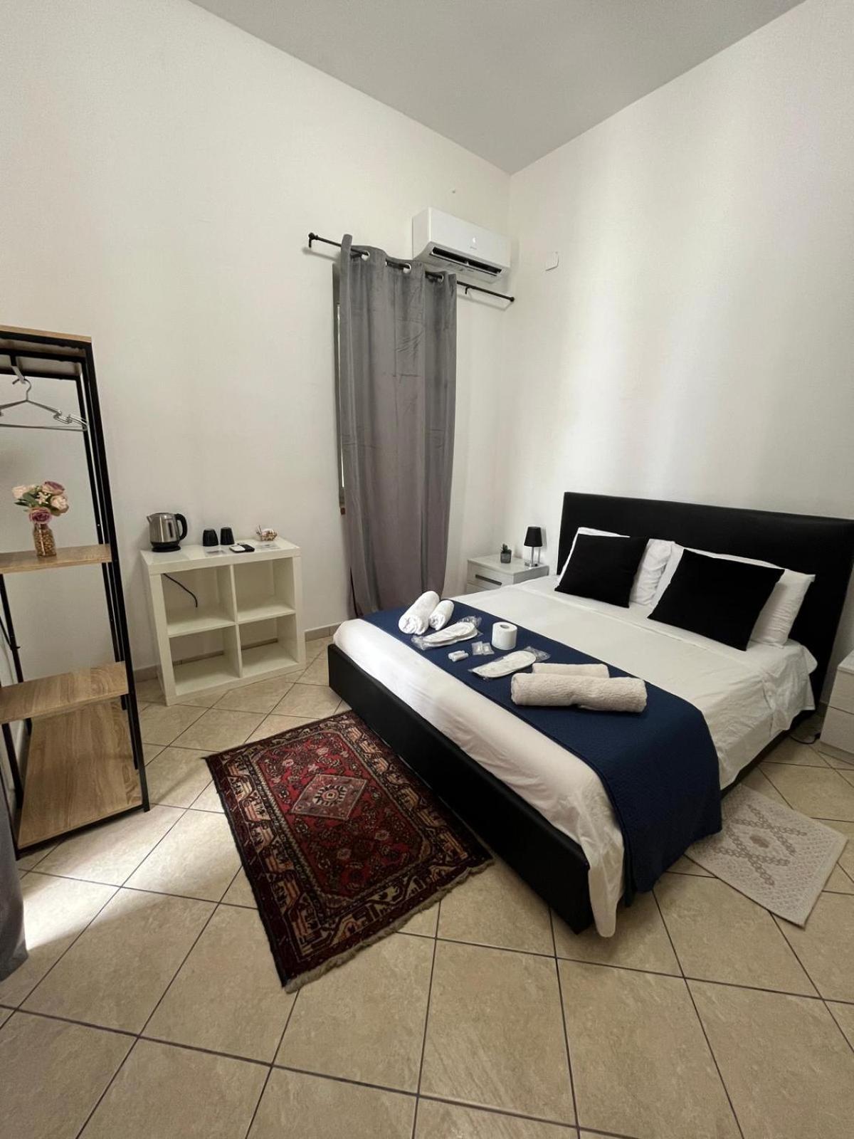 Whitehouse Bed & Breakfast Lecce Bagian luar foto