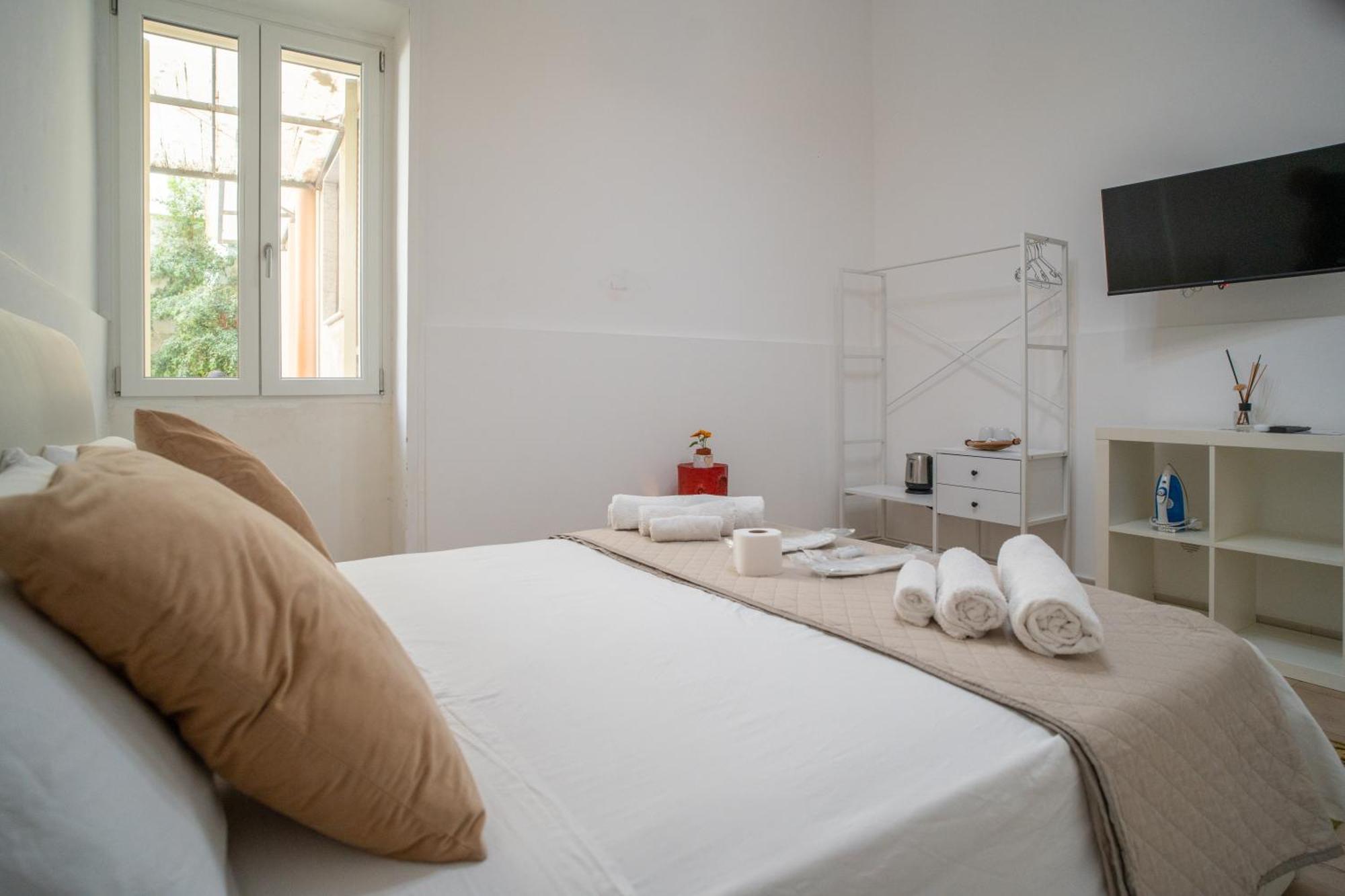 Whitehouse Bed & Breakfast Lecce Bagian luar foto