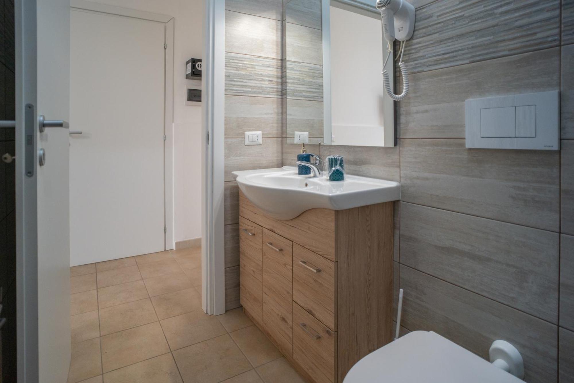 Whitehouse Bed & Breakfast Lecce Bagian luar foto