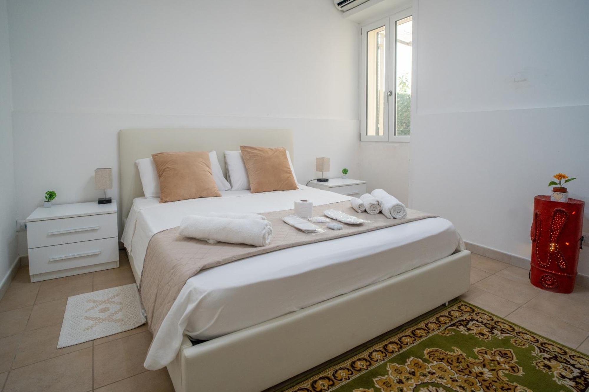 Whitehouse Bed & Breakfast Lecce Bagian luar foto