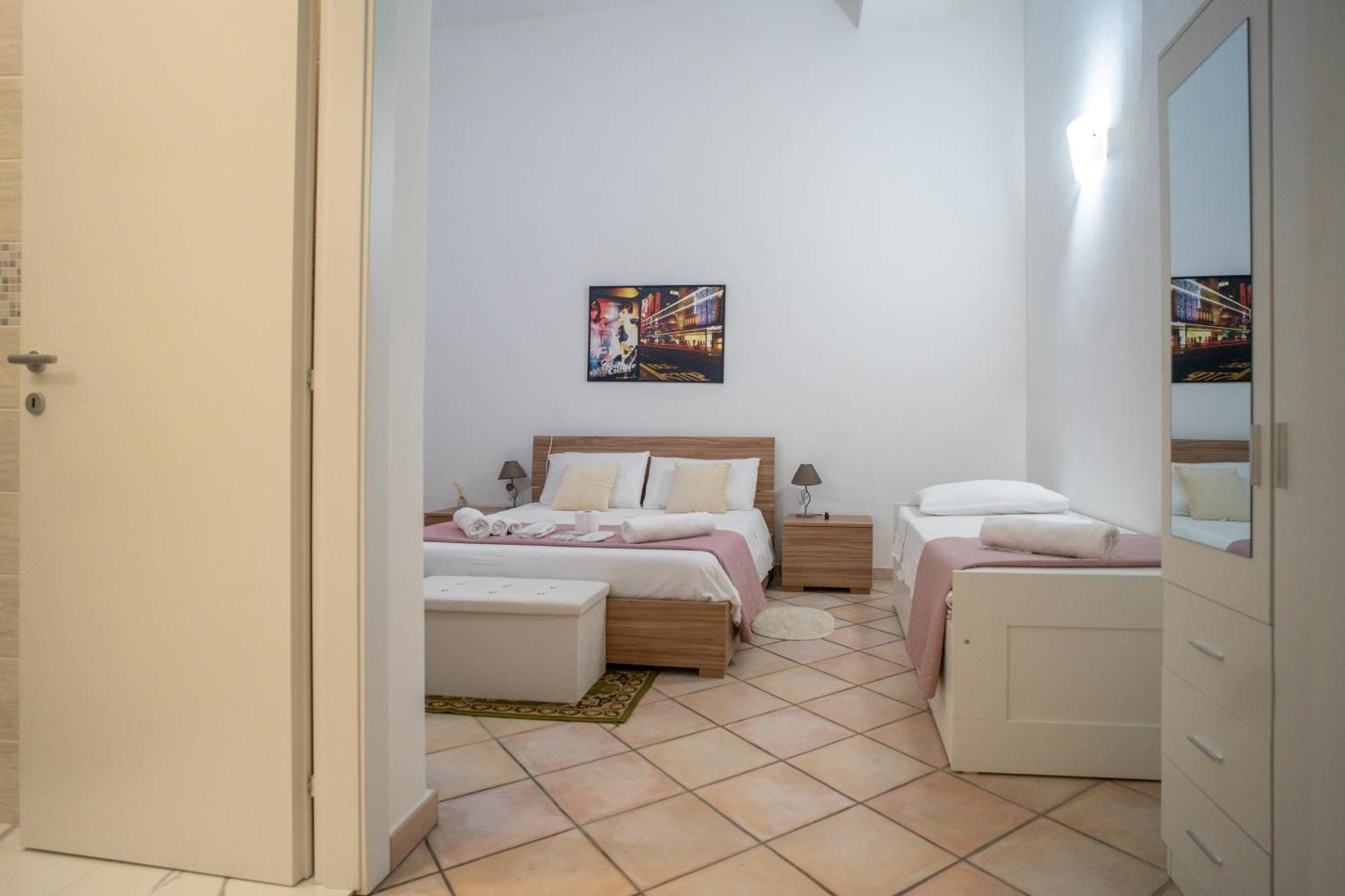 Whitehouse Bed & Breakfast Lecce Bagian luar foto