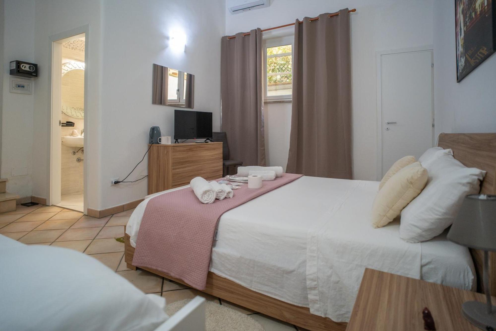 Whitehouse Bed & Breakfast Lecce Bagian luar foto