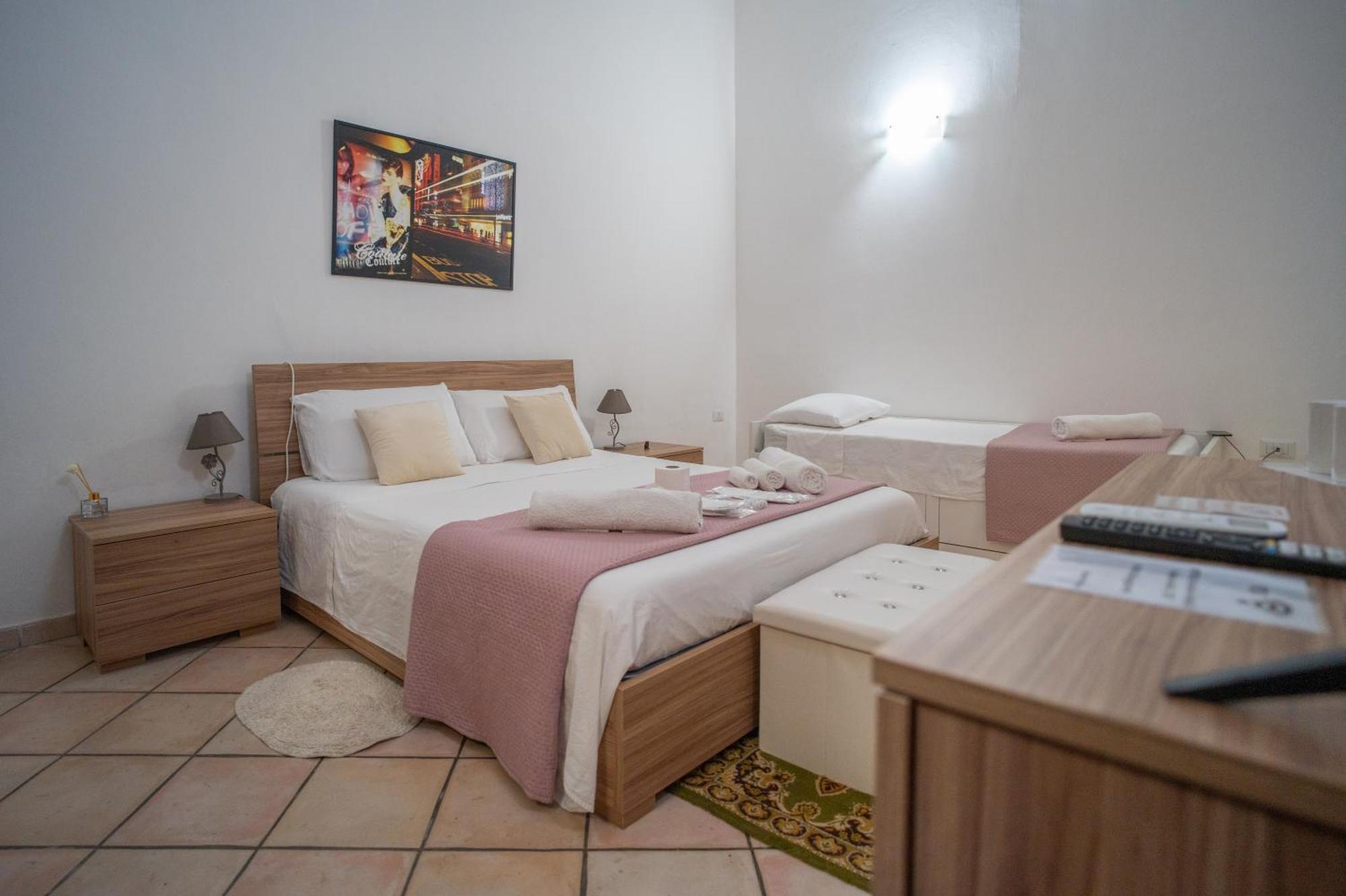 Whitehouse Bed & Breakfast Lecce Bagian luar foto