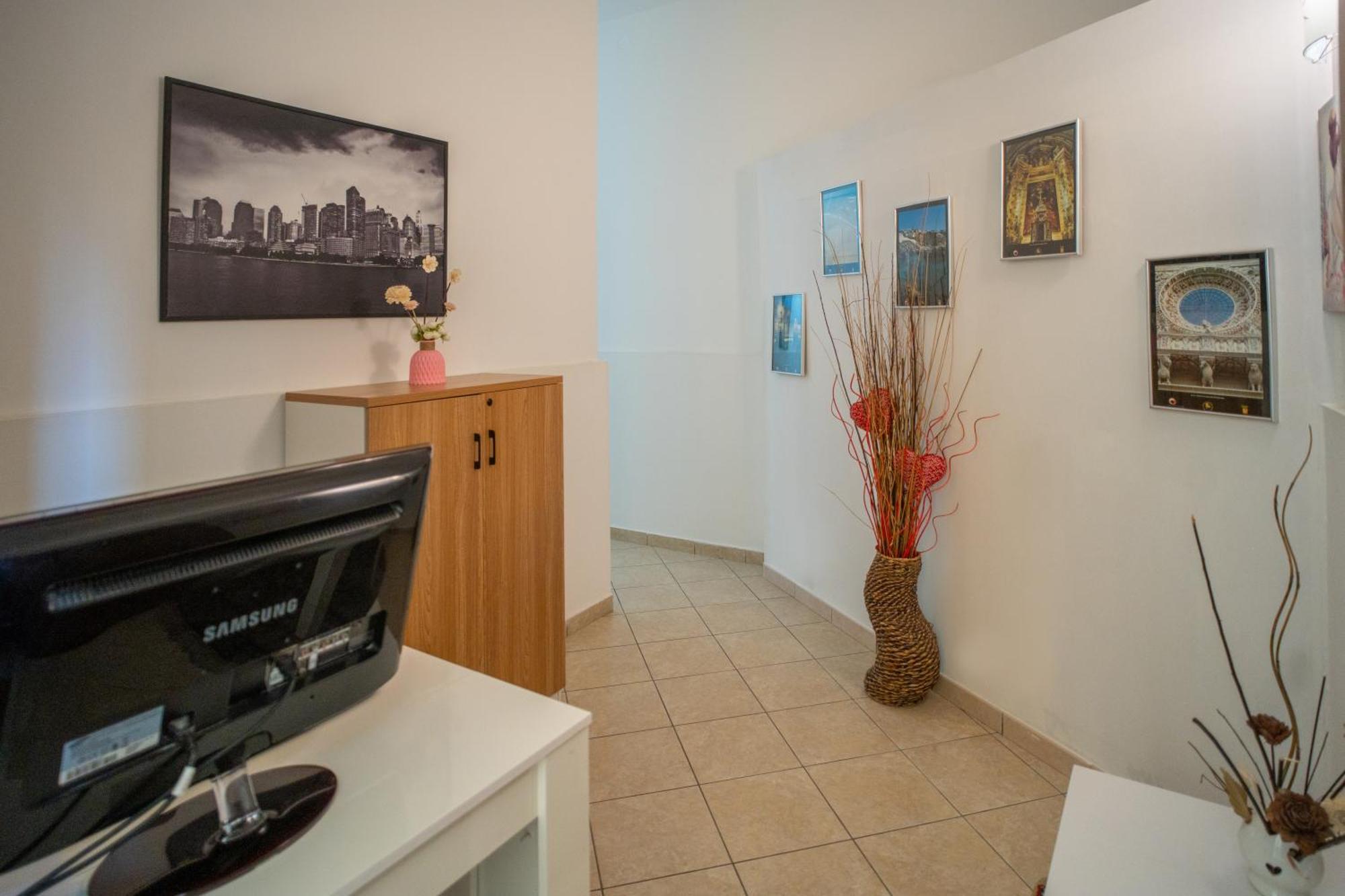 Whitehouse Bed & Breakfast Lecce Bagian luar foto