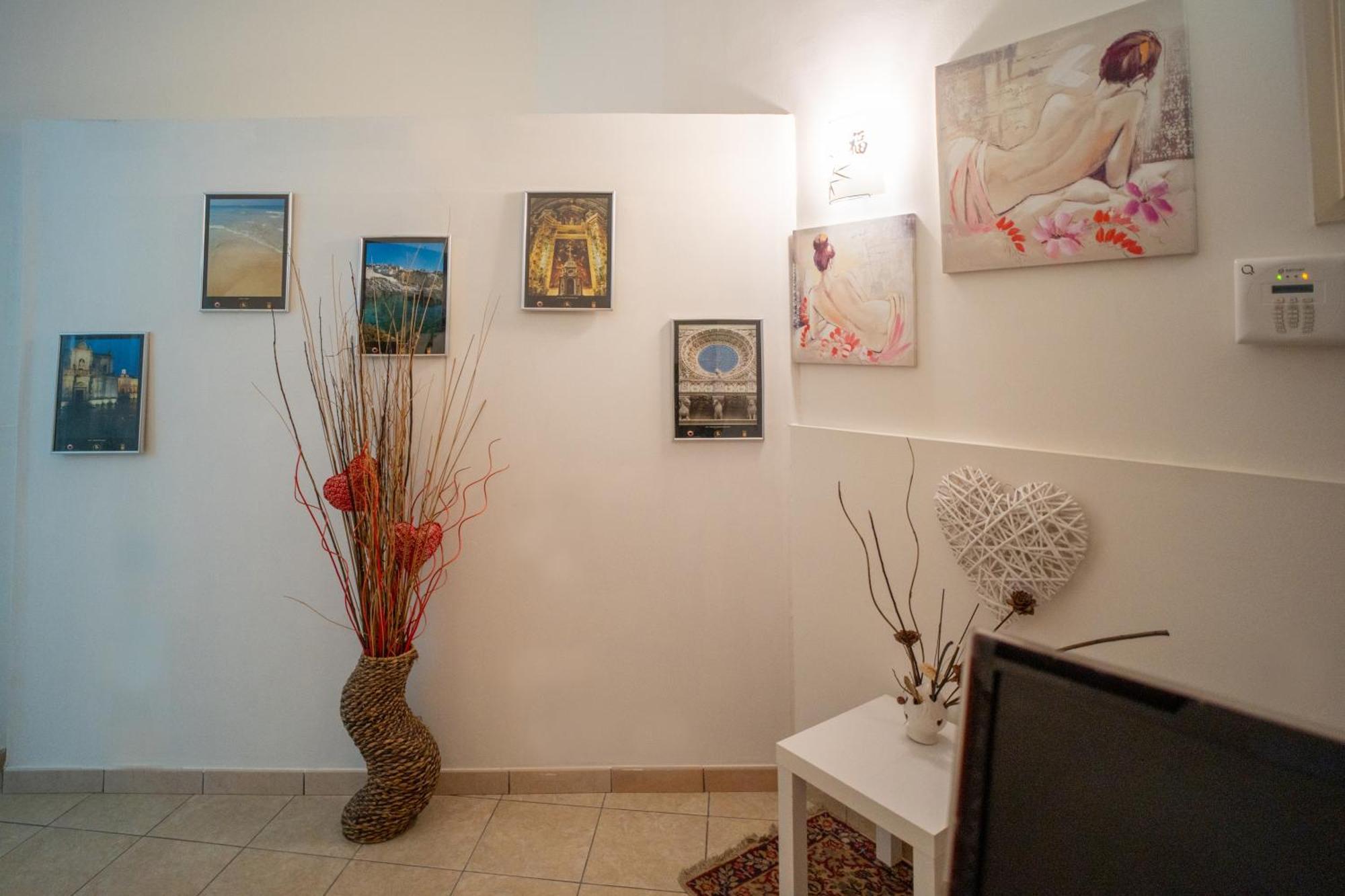 Whitehouse Bed & Breakfast Lecce Bagian luar foto