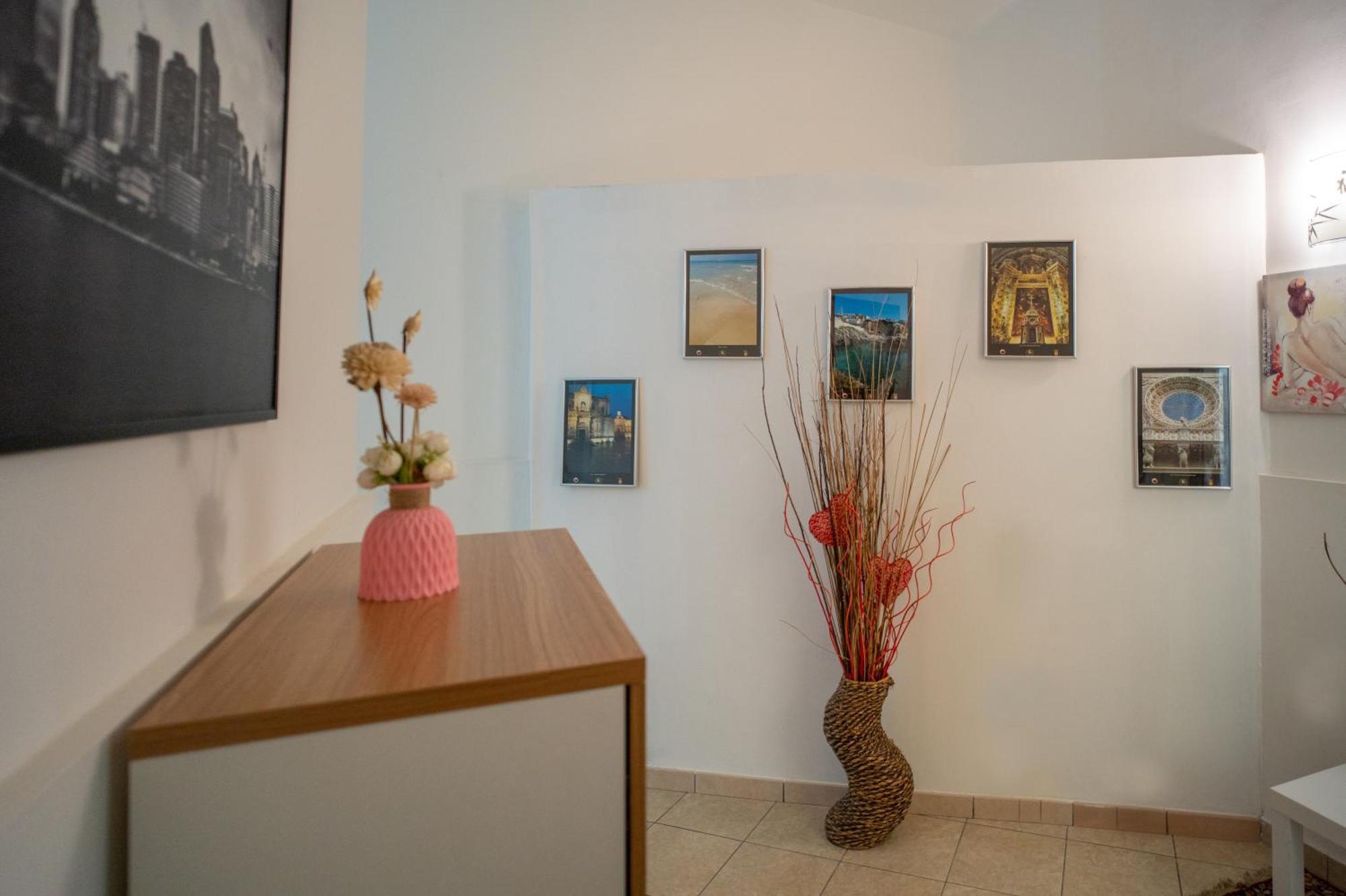 Whitehouse Bed & Breakfast Lecce Bagian luar foto