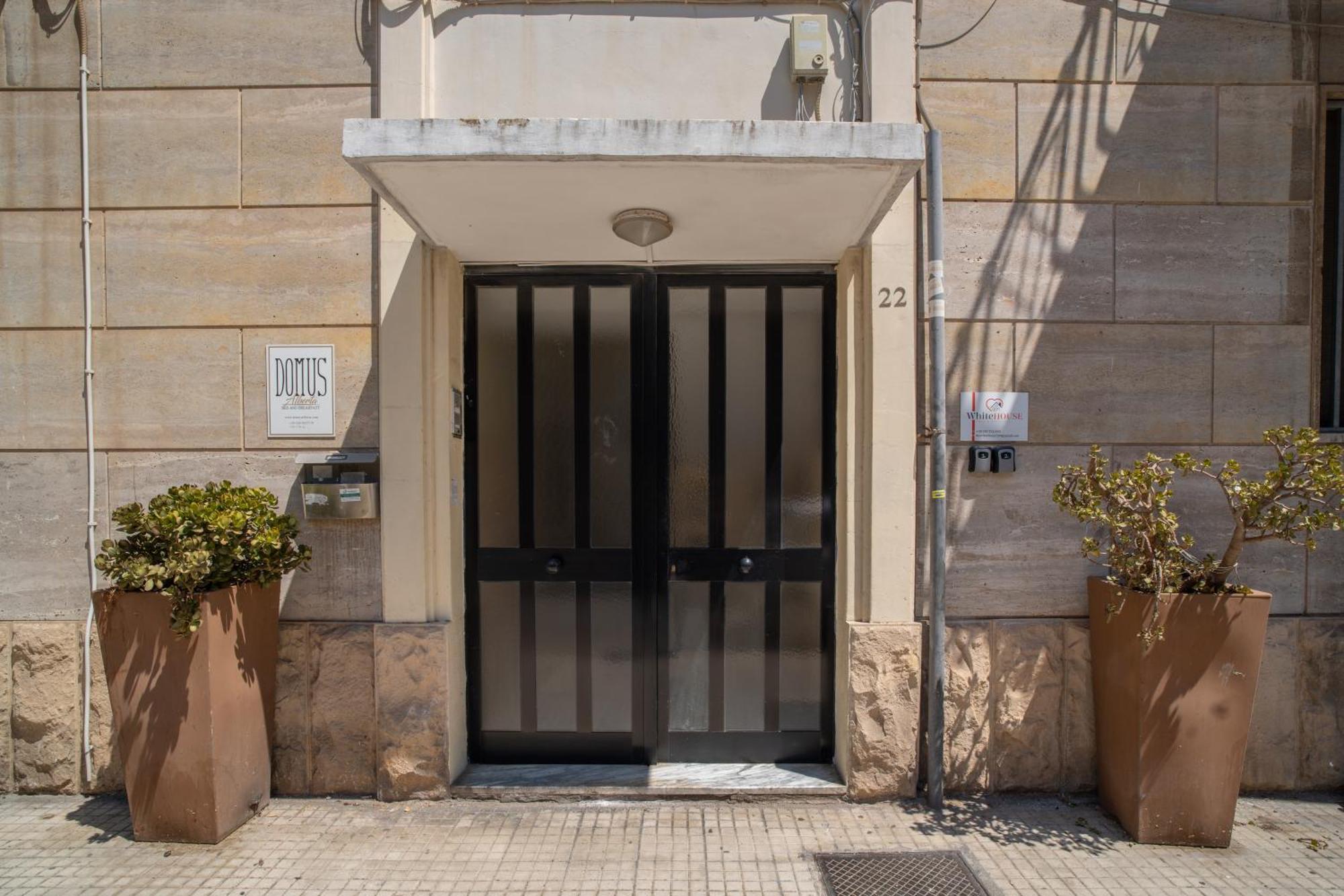 Whitehouse Bed & Breakfast Lecce Bagian luar foto