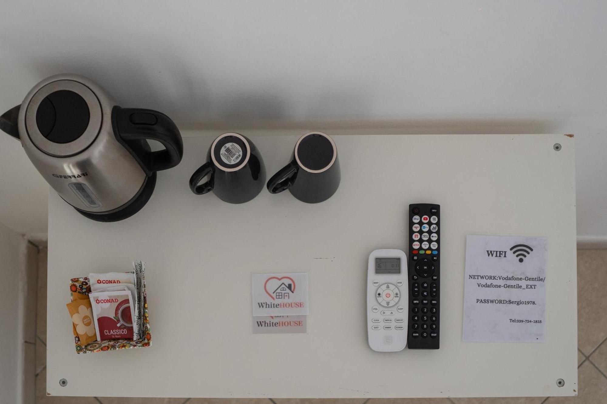 Whitehouse Bed & Breakfast Lecce Bagian luar foto