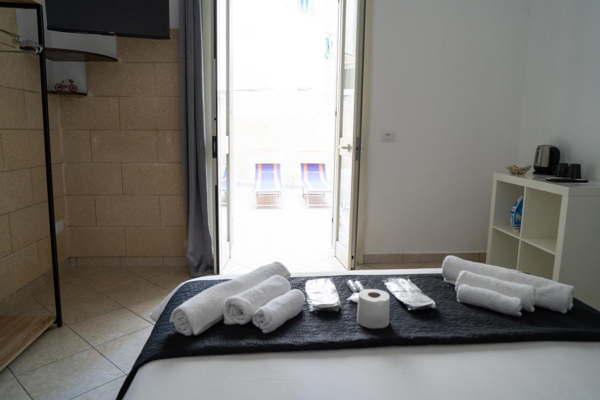 Whitehouse Bed & Breakfast Lecce Bagian luar foto