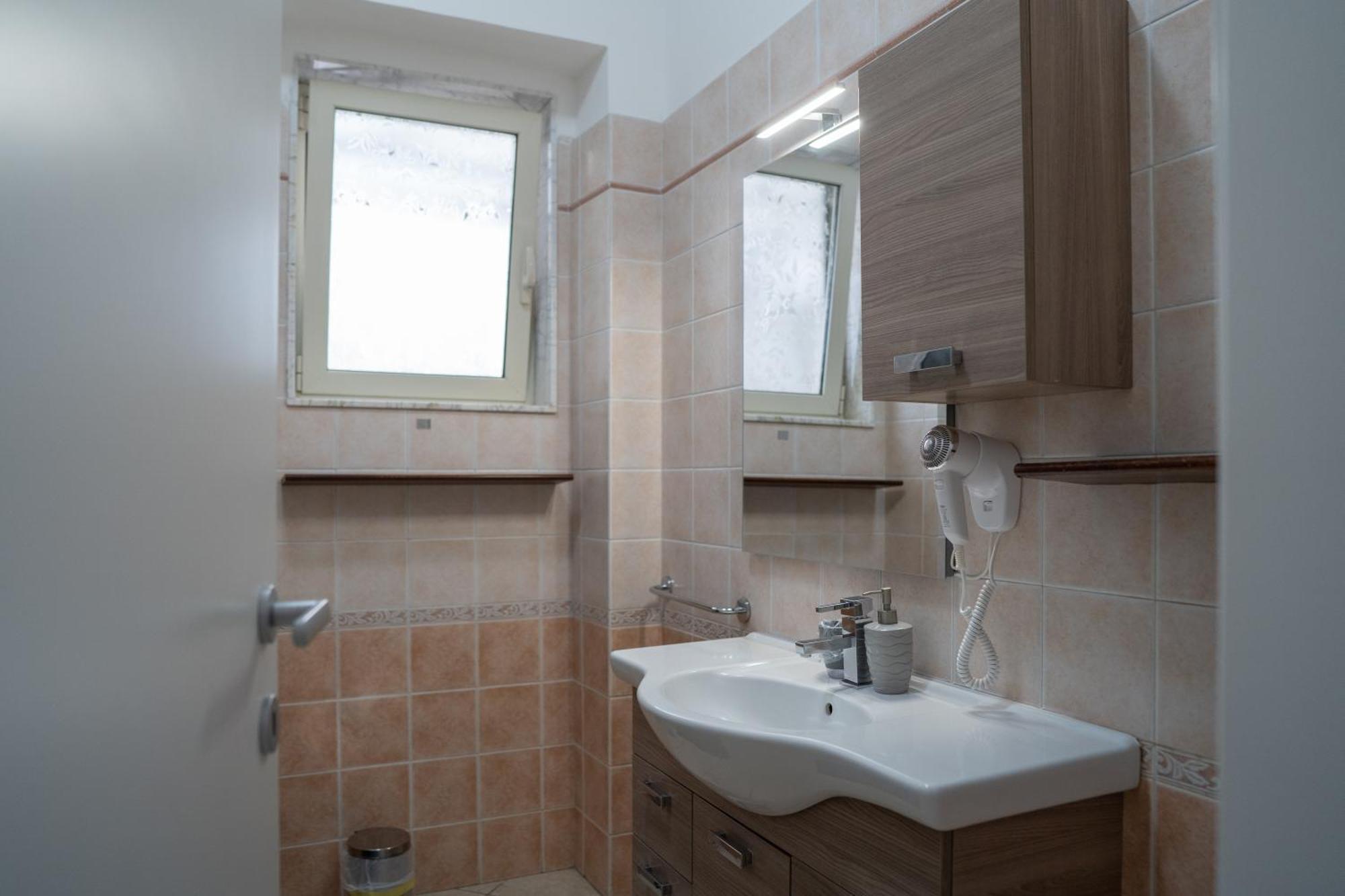 Whitehouse Bed & Breakfast Lecce Bagian luar foto