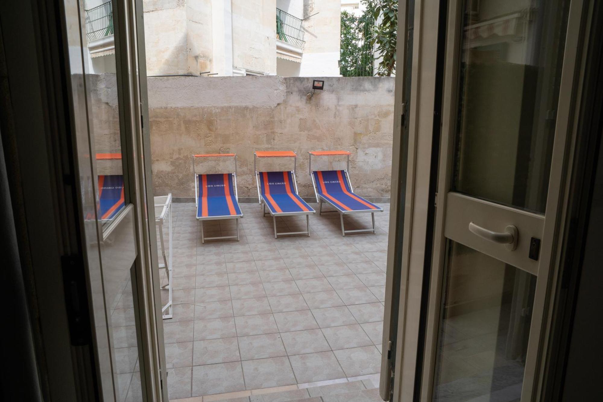 Whitehouse Bed & Breakfast Lecce Bagian luar foto